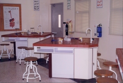 الابنية والمرافق